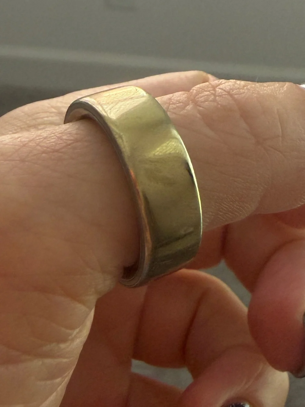 Oura Ring size 9 yellow gold Gen 4